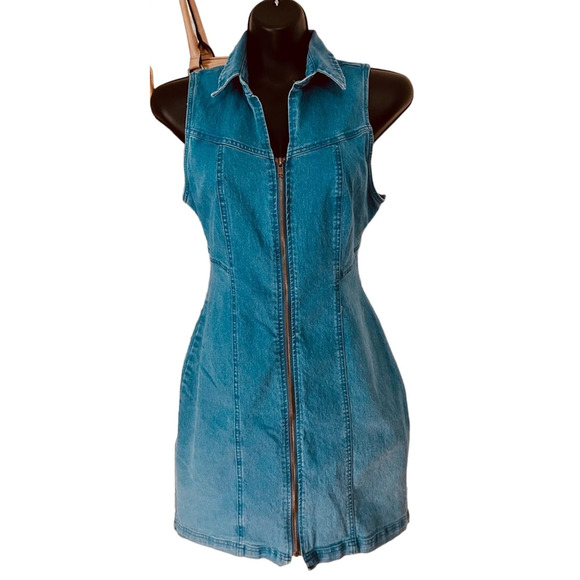 Derek Heart Dresses & Skirts - Derek Heart Stretch Denim Zip Front Dress size Large